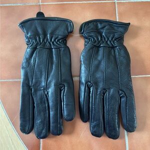 Women’s Black Leather Gloves